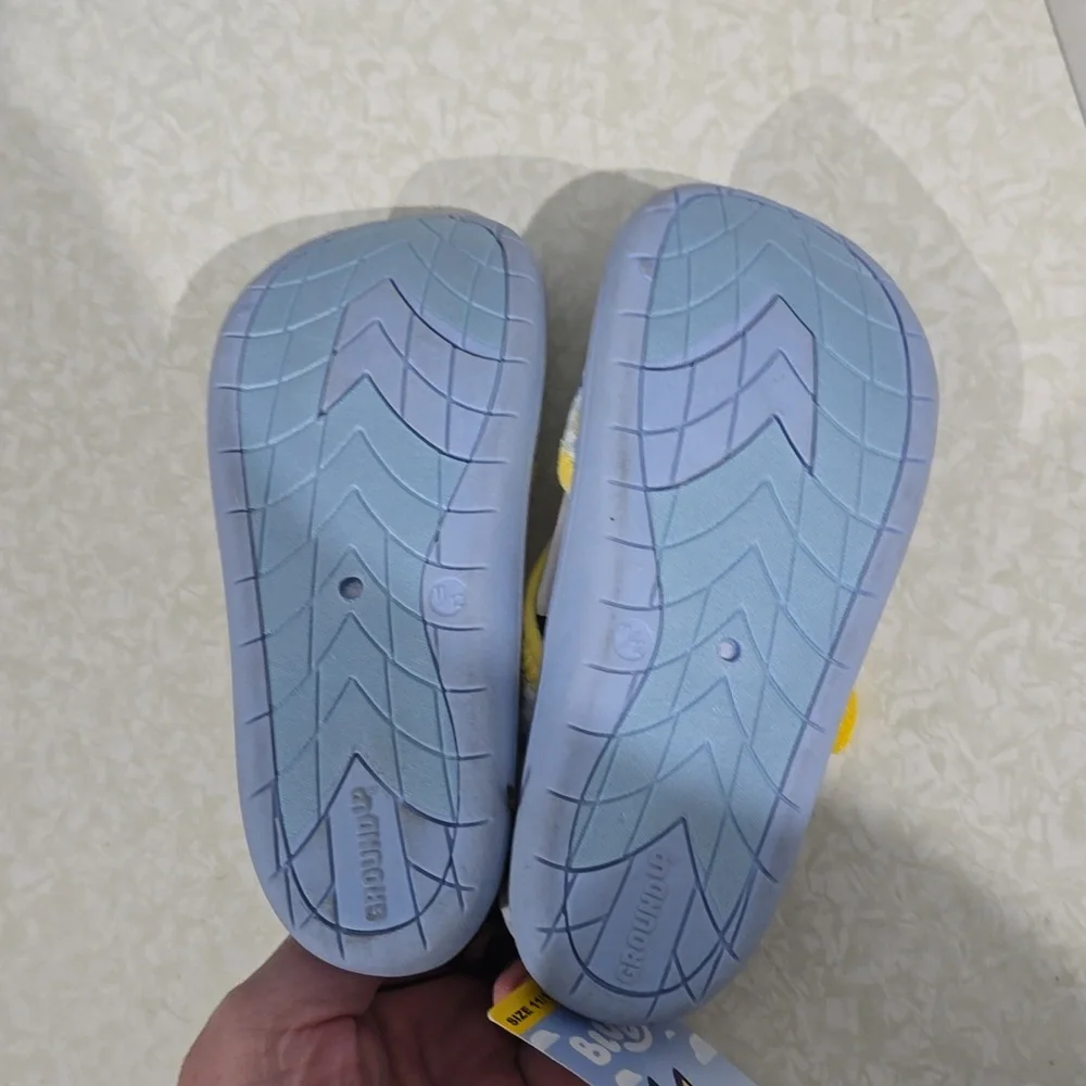 GroundUp Bluey and pineapple Light Blue Water Shoes Size‎ 11/12 NWT
